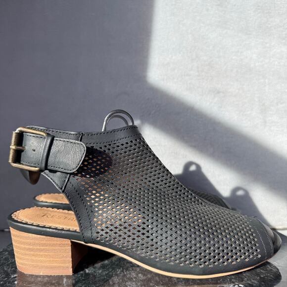 Restricted Peep Toe Cutout Black Heeled Sandals Ankle Strap Women’s Size 7 US - Picture 3 of 8